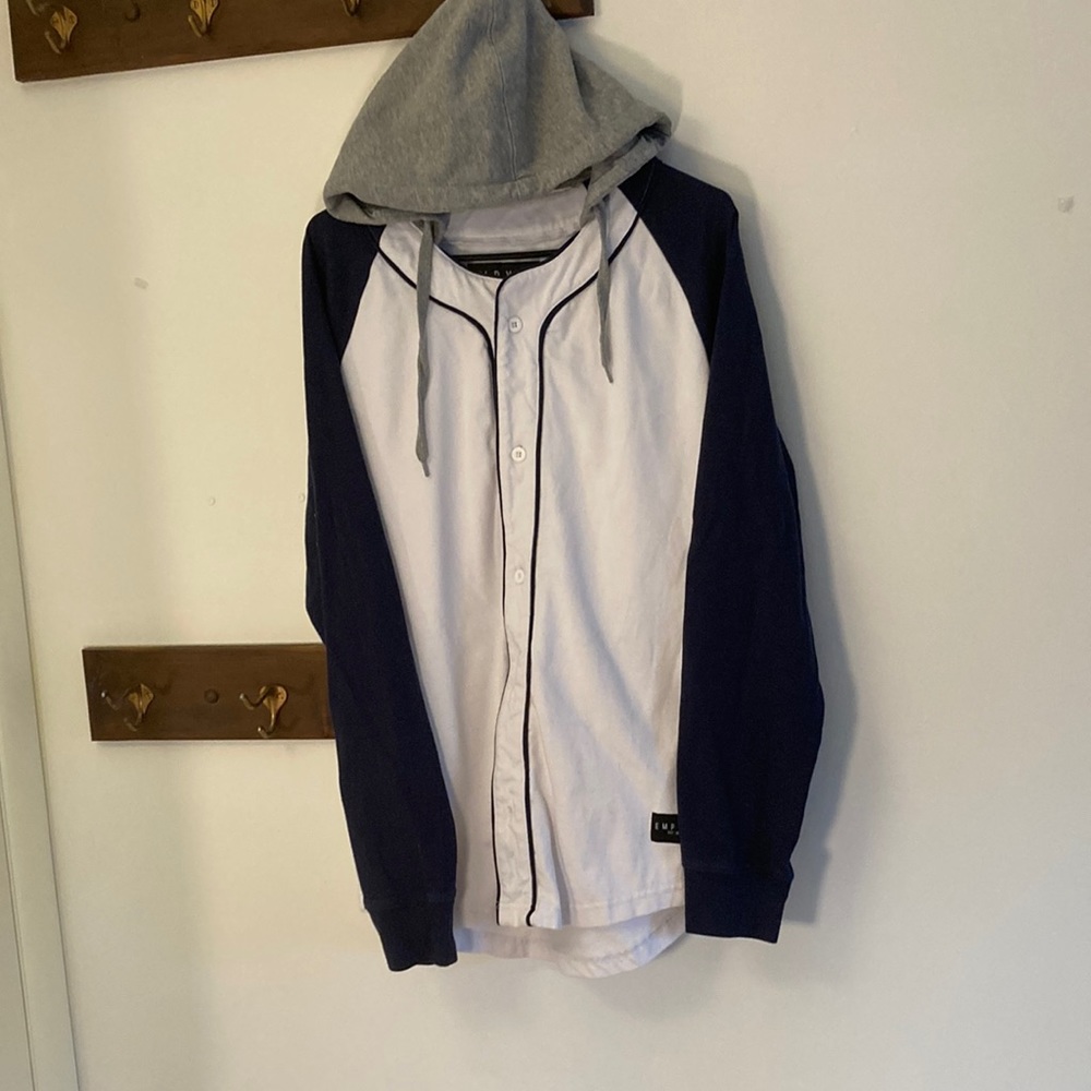 EMPYRE  hooded Baseball shirt/ medium